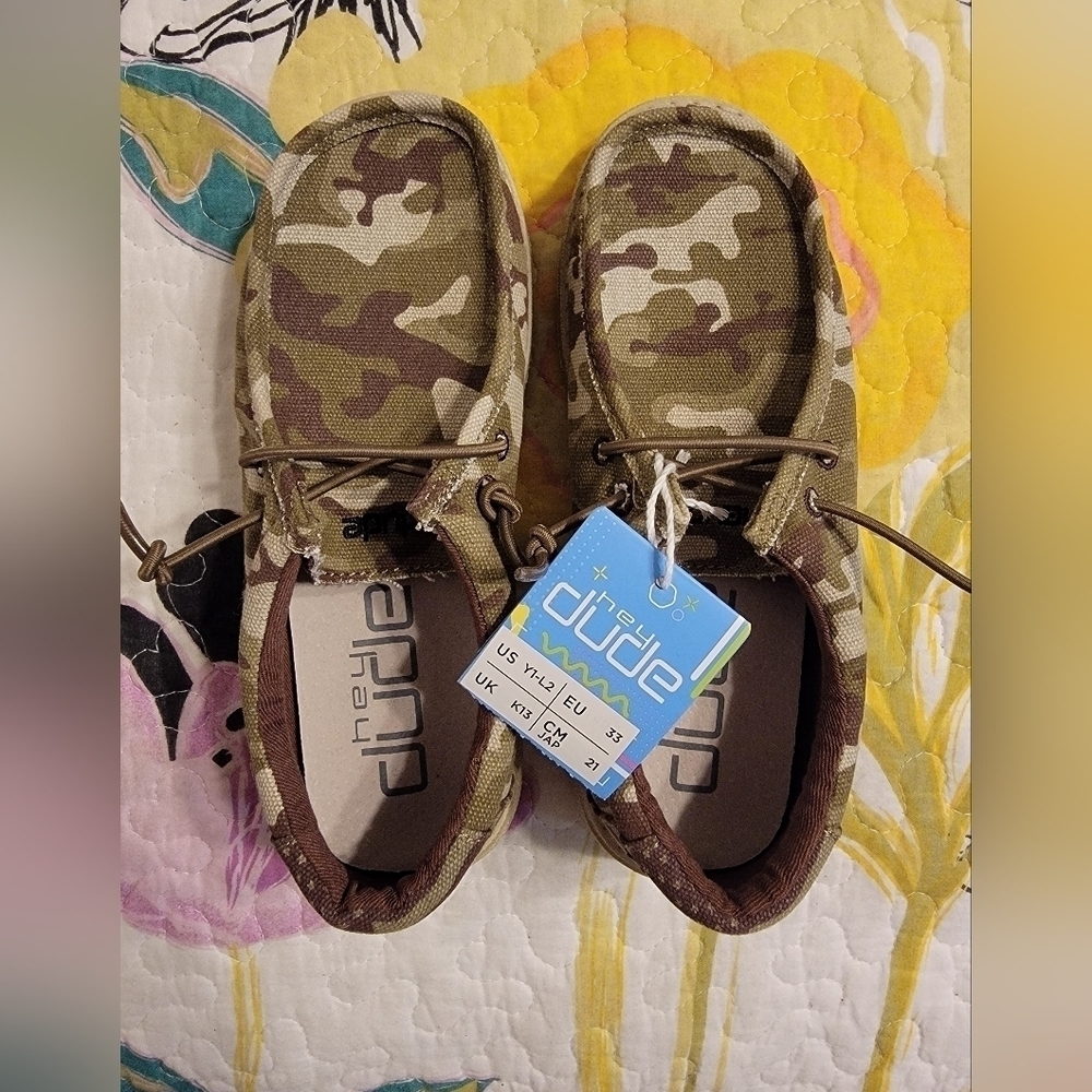 NWY Hey Dude Wally Youth Camo Slip On Sneakers - Picture 8 of 8